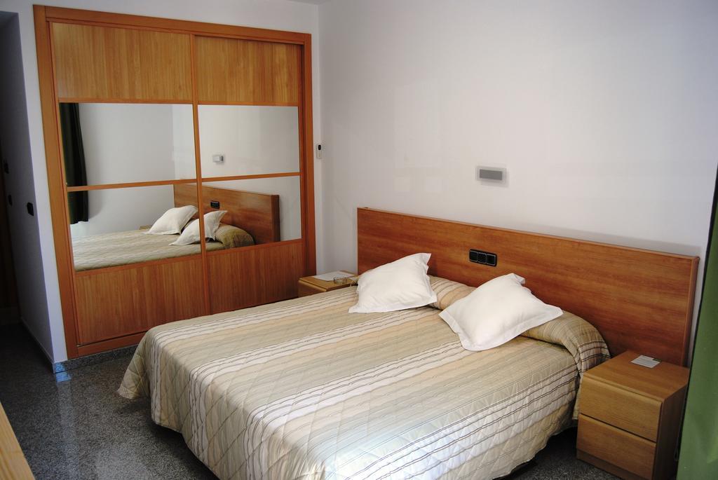 Hotel Albanta La Lantejuela Extérieur photo