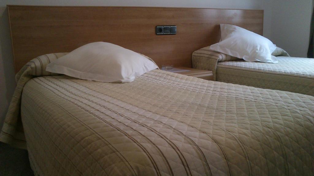 Hotel Albanta La Lantejuela Chambre photo