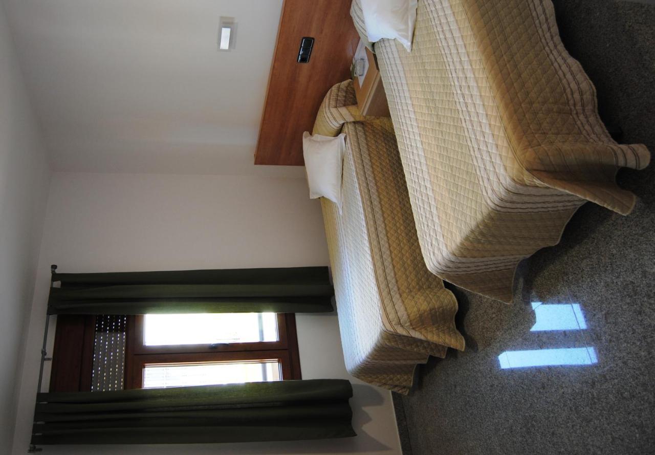 Hotel Albanta La Lantejuela Extérieur photo
