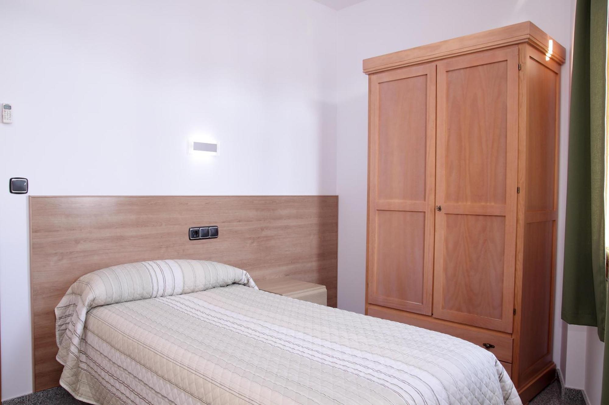 Hotel Albanta La Lantejuela Extérieur photo