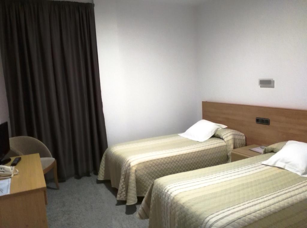 Hotel Albanta La Lantejuela Extérieur photo