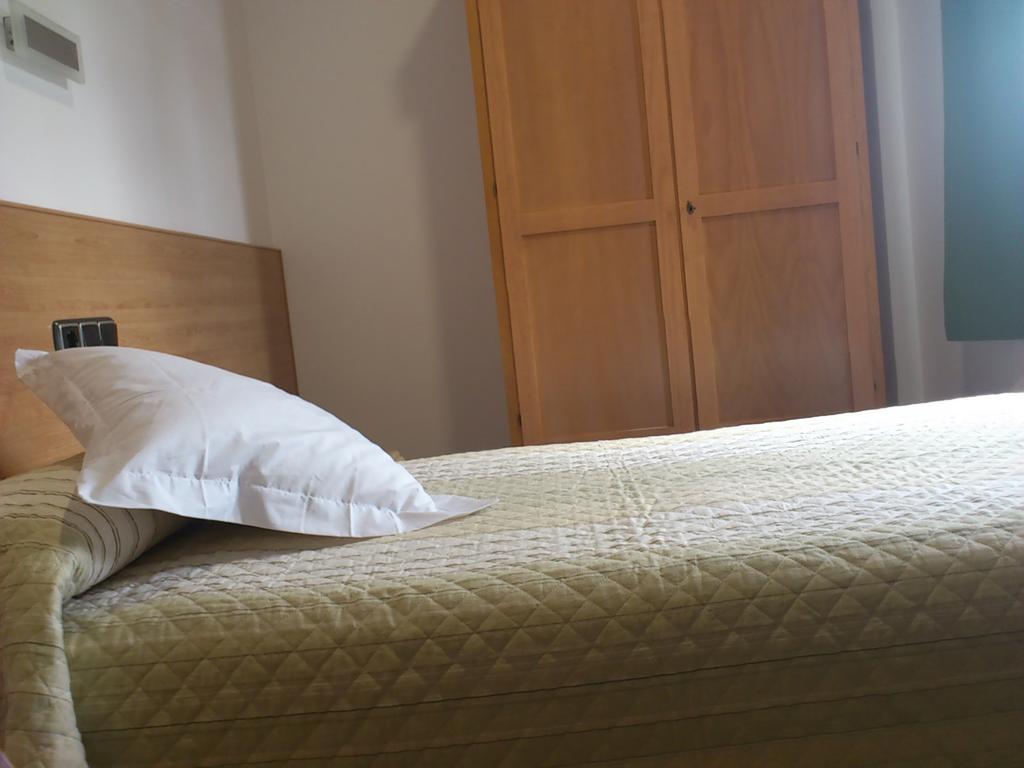 Hotel Albanta La Lantejuela Extérieur photo