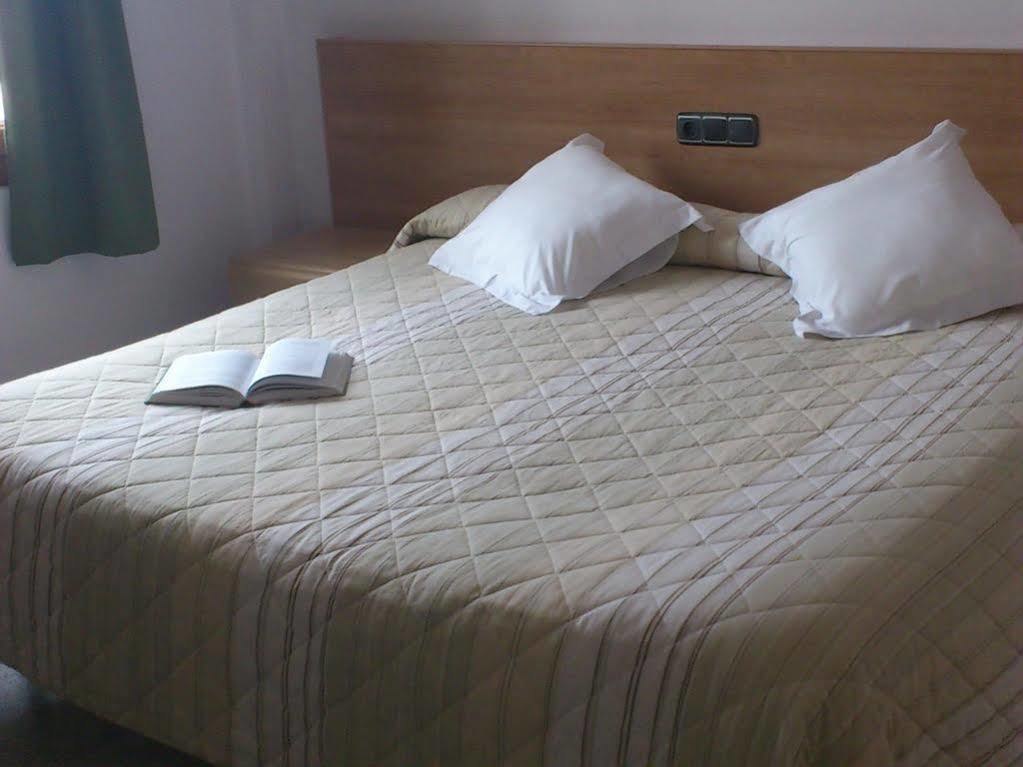 Hotel Albanta La Lantejuela Extérieur photo